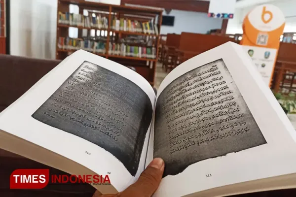 Buku-transliterasi-dan-terjemahan.jpg