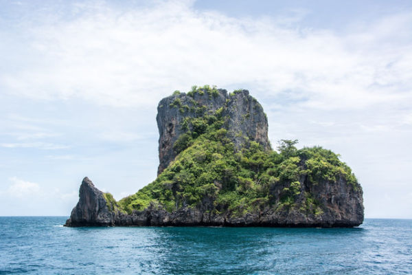 Ilustrasi pulau yang ada di Indonesia. Unsplash.com/Aurélien Grimpard