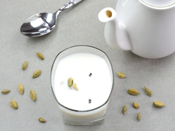 These are the 5 benefits of drinking cardamom milk at night, many diseases stay away.