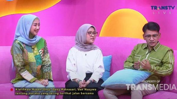 Desy Ratnasari, Nasywa, Ruben Onsu. - Nasywa dukung kedekatan Ruben Onsu dan Desi Ratnasari.