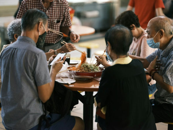 Makanan Khas Imlek di Indonesia. Foto hanya sebagai ilustrasi saja. Sumber: Unsplash/Galen Crout.