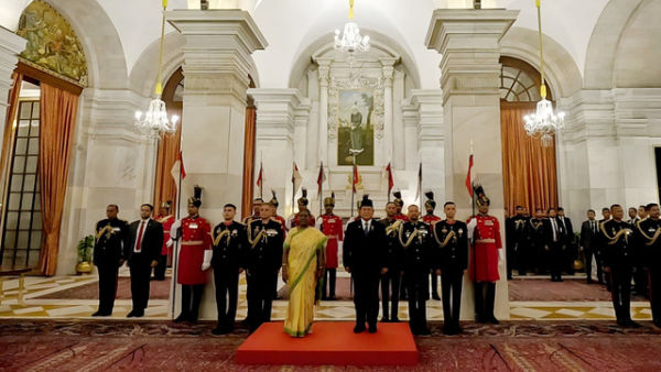 Presiden Prabowo Subianto menghadiri undangan jamuan santap malam kenegaraan yang digelar oleh Presiden India, Droupadi Murmu, di Istana Kepresidenan India, Rashtrapati Bhavan, Sabtu (25/1/2025). Foto: Tim Media Prabowo Subianto