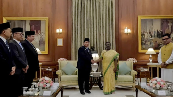 Presiden Prabowo Subianto menghadiri undangan jamuan santap malam kenegaraan yang digelar oleh Presiden India, Droupadi Murmu, di Istana Kepresidenan India, Rashtrapati Bhavan, Sabtu (25/1/2025). Foto: Tim Media Prabowo Subianto