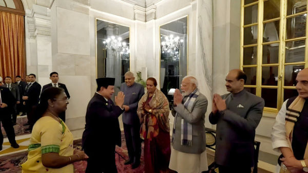 Presiden Prabowo Subianto menghadiri undangan jamuan santap malam kenegaraan yang digelar oleh Presiden India, Droupadi Murmu, di Istana Kepresidenan India, Rashtrapati Bhavan, Sabtu (25/1/2025). Foto: Tim Media Prabowo Subianto