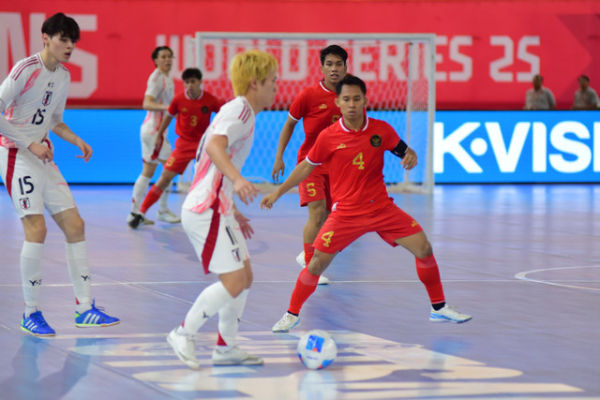 Timnas Futsal Indonesia lawan Jepang dalam laga pertama 4 Nations World Series di Jakarta International Velodrome, Jakarta, Kamis (30/1/2025). Foto: FFI