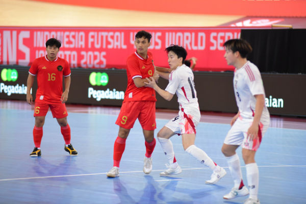 Timnas Futsal Indonesia lawan Jepang dalam laga pertama 4 Nations World Series di Jakarta International Velodrome, Jakarta, Kamis (30/1/2025). Foto: FFI