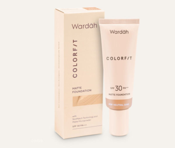 Rekomendasi foundation untuk kulit berminyak dan berjerawat. Foto adalah Wardah Colorft Matte Foundation. sumber: wardahbeauty.com