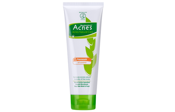  Acnes Natural Care Oil Control Face Wash. Sumber: rohto.co.id