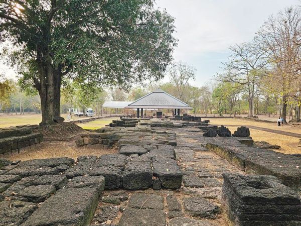 ข่าวสดพระเครื่อง - เทศกาลมาฆปูรมีศรีปราจีน โบราณสถานวัดสระมรกต