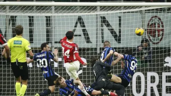 Soccer Football - Serie A - AC Milan v Inter Milan - San Siro, Milan, Italy - February 2, 2025 AC Milan's Tijjani Reijnders scores their first goal REUTERS/Alessandro Garofalo