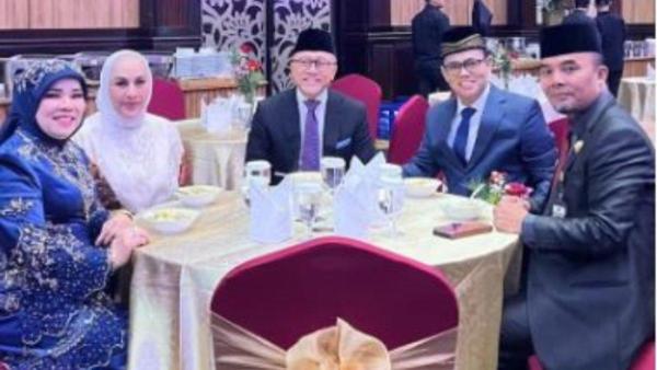 FRANS FAISAL NIKAH - Menteri Koordinator Bidang Pangan Indonesia, Zulkifli Hasan, hadir sebagai saksi dari pihak Frans Faisal.