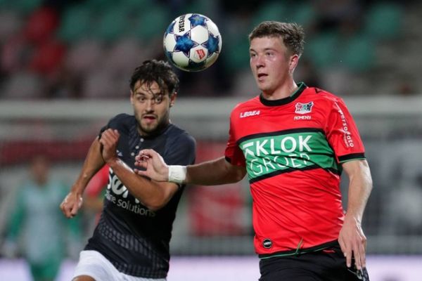 Ole Romeny saat masih memperkuat NEC Nijmegen (kanan). Foto: www.nec-nijmegen.nl