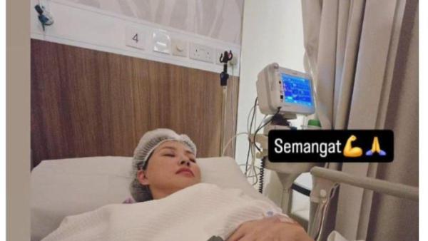 SARWENDAH SAKIT KISTA - Sarwendah menolak melakukan operasi karena risikonya sangat berbahaya.