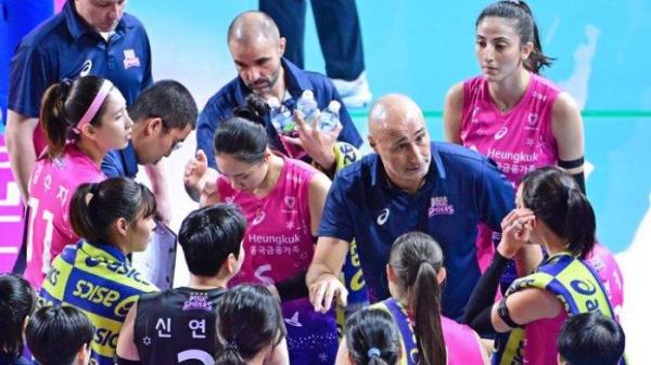 Pink Spiders kalah dari Red Sparks 1-3 (22-25, 23-25, 25-14, 22-25) di Samsan Incheon Gymnasium, Selasa (17/12/2024).