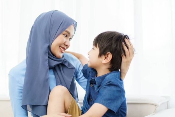 Ilustrasi ibu dan anak. Foto: Shutterstock