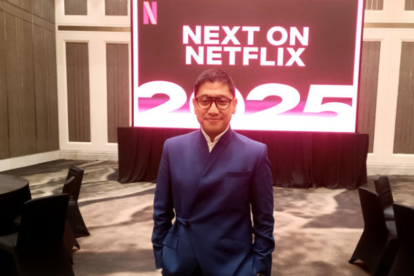 Kimo Stamboel ceritakan proyek film terbarunya 'Abadi Nan Jaya', dalam konferensi pers Next On Netflix 2025 di SCBD, Jakarta Selatan, Rabu (5/2/2025). Foto: Giovanni/kumparan