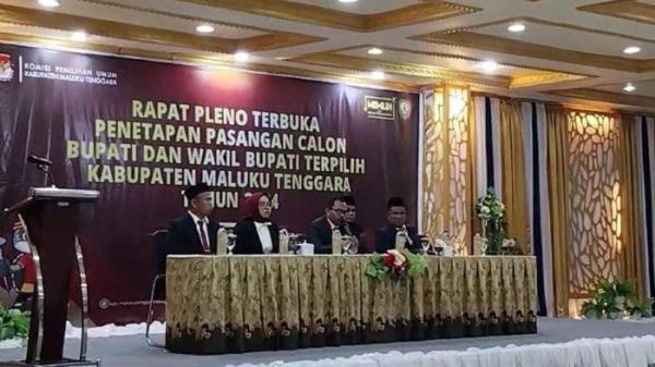 HASIL PILKADA MALRA -- KPU Malra menetapkan pasangan calon bupati nomor urut 03 Muhammad Thaher Hanubun dan Charlos Viali Rahantoknam sebagai pemenang Pilkada Malra tahun 2024, Kamis (6/2/2025).