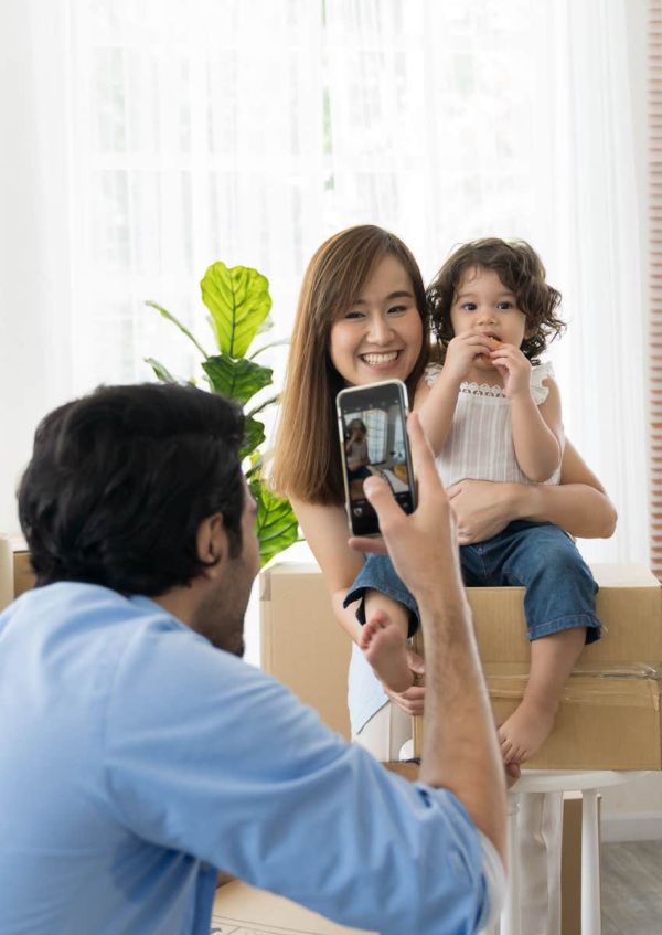 father taking photo without feature affecting baby photos children born 2010s