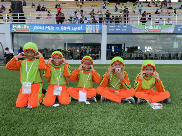 Para pemain Festival SenengSoccer di MilkLife Soccer Challenge Kudus 2025. Foto: Antika Fahira/kumparan