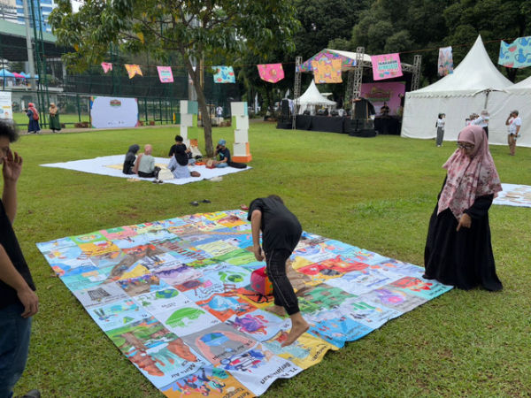 Suasana Festival Semesta Ramadan Dompet Dhuafa: Berzakat Kerennya Gak Ada Obat di Taman Lapangan Soft Ball, GBK, Senayan, Jakarta pada Sabtu (8/2/2025). Foto: Abid Raihan/kumparan