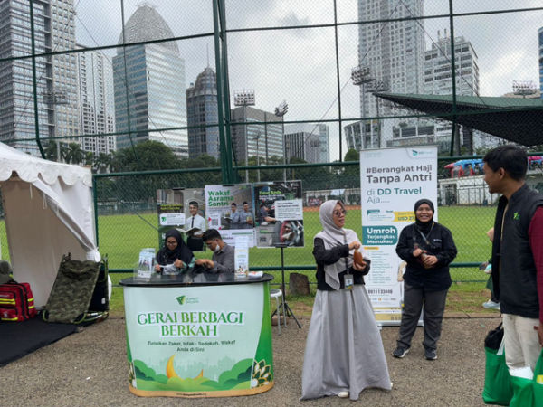 Suasana Festival Semesta Ramadan Dompet Dhuafa: Berzakat Kerennya Gak Ada Obat di Taman Lapangan Soft Ball, GBK, Senayan, Jakarta pada Sabtu (8/2). Foto: Abid Raihan/kumparan