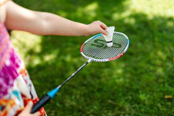 Ilustrasi Cara Memilih Raket Badminton. Pexels/Photo By: Kaboompics.com