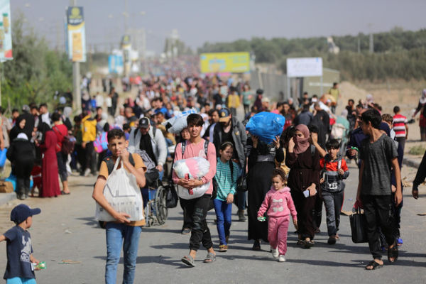 Ribuan warga Gaza terpaksa mengungsi pada 4 November 2024 akibat eskalasi penjajahan yang terus meningkat. Tragedi ini mengingatkan kembali pada peristiwa Nakba 1948, ketika ratusan ribu warga Palestina diusir dari tanah mereka sendiri. Foto: Hosny Salah/Pixabay.