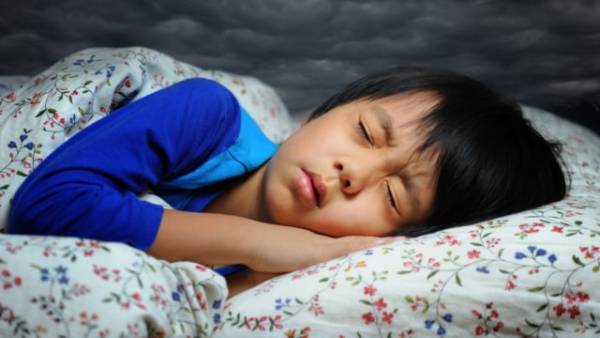 Ilustrasi anak susah tidur. Foto: Shutterstock