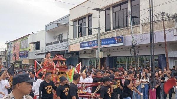 CAP GO MEH: Perayaan Cap Go Meh tahun 2025 di Kotamobagu, Rabu (12/2/2025). Tahun ini ada penampilan dari berbagai tarian.