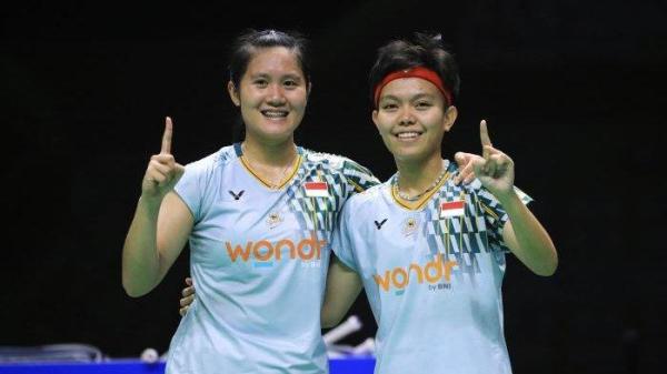 GANDA PUTRI - Ganda Putri Indonesia, Lanny Tria Mayasari/Siti Fadia Silva Ramadhanti, berselebrasi usai meraih kemenangan dalam partai final Thailand Masters 2025, Minggu (2/2/2025). Lanny/Fadia menjadi satu-satunya wakil Indonesia yang meraih gelar juara dalam empat turnamen BWF di sepanjang Januari 2025.