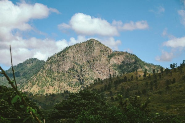 Gunung Artapela Kabupaten Bandung, Foto Hanya Ilustrasi, Bukan Gambar Sebenarnya, Sumber Foto: Unsplash/ Ramon Flores