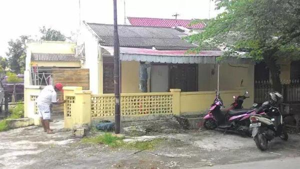 RUMAH KONTRAKAN SELVI - Potret rumah kontrakan Selvi Ananda dulu, sederhana jauh dari kemewahan.