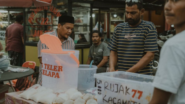 Jajanan buka puasa terlaris. Foto hanyalah ilustrasi. Sumber: Unsplash/Umar ben