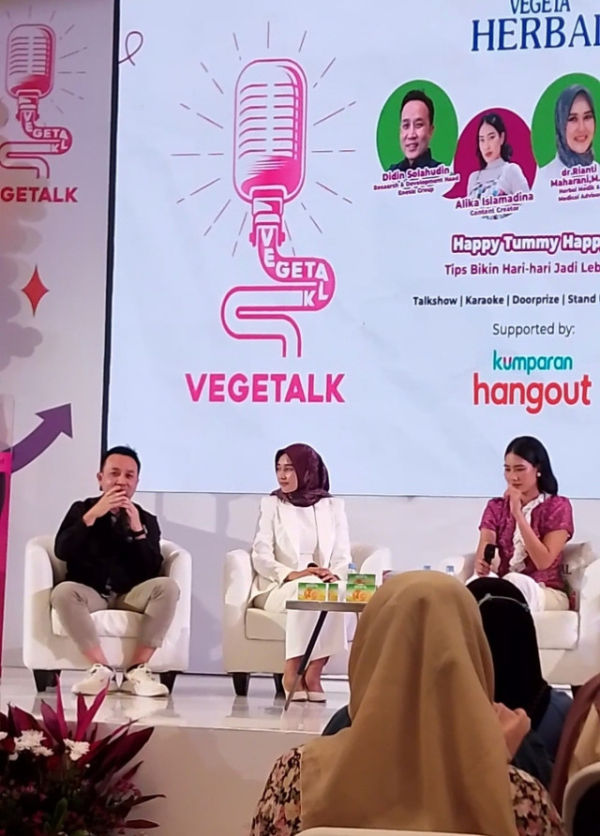 Dokumentasi pribadi, sambutan dari beberapa pembicara, yaitu Didin Solahudin head of R&D Pharma at Enesis Group, dr. Rianti Maharani, M.Si (Herbal Medik) dan Alika Islamadina, S.E (content creator)