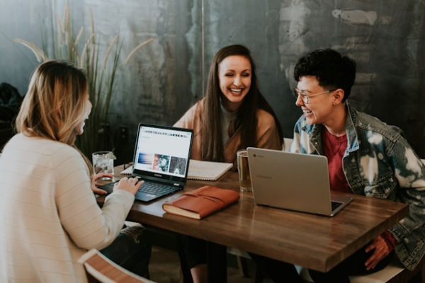 Cara Daftar Akun KIP Kuliah 2025. Foto hanya ilustrasi. Sumber foto: Unsplash/Brooke