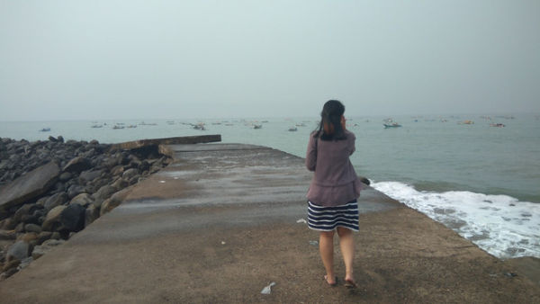 Pantai Batu Bintang Pelabuhan Ratu. Foto hanya sebagai ilustrasi saja, bukan tempat sebenarnya. Sumber: Unsplash/Bill The Kid.