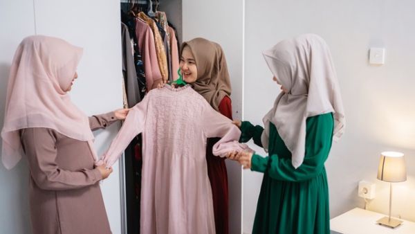 Ilustrasi Model Baju Melayu Wanita. Foto: Odua Images/Shutterstock