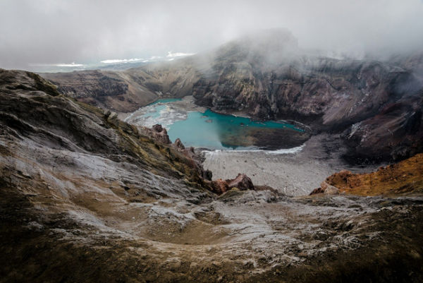 Kawah Candradimuka Lawu. Foto hanya ilustrasi, bukan tempat sebenarnya. Foto: dok. Unsplash/Daniil Silantev