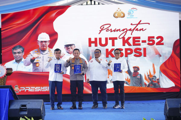 Kapolri Jenderal Listyo Sigit Prabowo di HUT ke-52 KSPSI di Purwakarta, Jawa Barat pada Rabu (26/2/2025). Foto: Dok. Polri