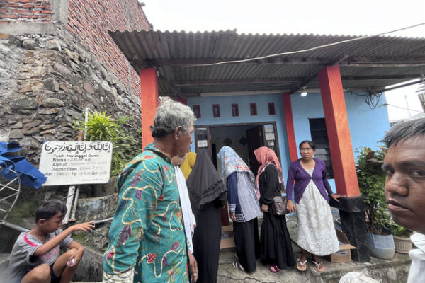 Rumah lokasi pembunuhan seorang ibu oleh anaknya di Semarang.  Foto: Intan Alliva Khansa/kumparan