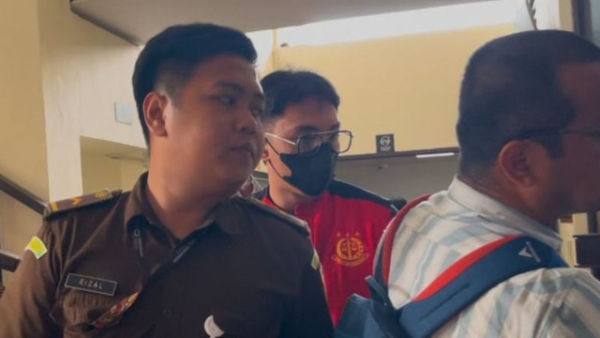 Terpidana kasus penganiayaan terhadap David Ozora, Mario Dandy Satrio menghadiri sidang lanjutan dengan agenda saksi ahli dari JPU di Pengadilan Negeri Jakarta Selatan, Jakarta, Rabu (26/2/2025). Foto: Luthfia Miranda Putri/Antara