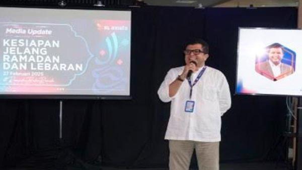 PERKUAT JARINGAN - Direktur & Chief Technology Officer XL Axiata, I Gede Darmayusa. XL Axiata telah melakukan sejumlah langkah strategis untuk memastikan jaringan tetap optimal. Beberapa kesiapan utama yang sudah dilakukan meliputi penambahan kapasitas di lebih dari 2000 BTS  dan penempatan 120 MBTS. Selain itu, juga telah dilakukan peningkatan kapasitas core sebesar 20 persen dan peningkatan kapasitas RAN untuk lebih dari 2000 Sites