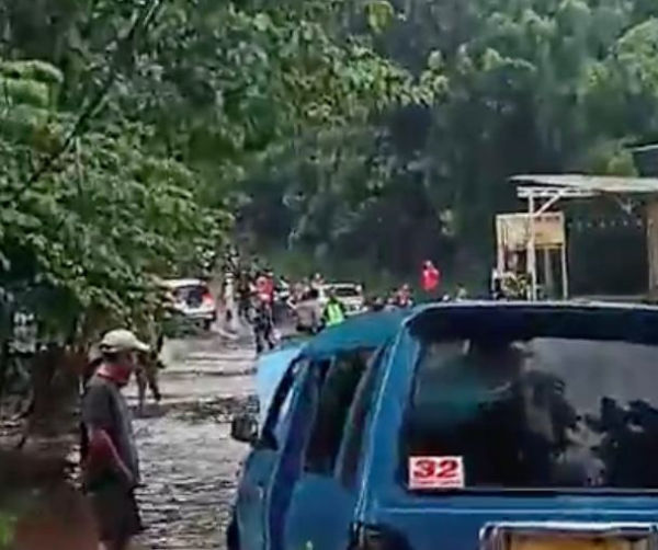 Jalan Raya Setu Cikaret banjir, Selasa pagi (4/3/2025). Dok: Ist.