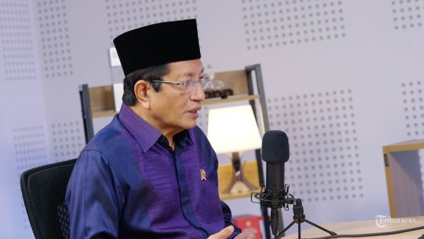 Menteri Agama RI Nasaruddin Umar melakukan sesi wawancara khusus dengan Direktur Pemberitaan Tribun Network Febby Mahendra Putra di Sutdio Tribun Network, Jalan Palmerah Selatan, Jakarta Pusat, Selasa (28/1/2025). Dalam wawancara tersebut, Nasaruddin Umar banyak membahas penyelenggaraan ibadah haji. TRIBUNNEWS/LENDY RAMADHAN