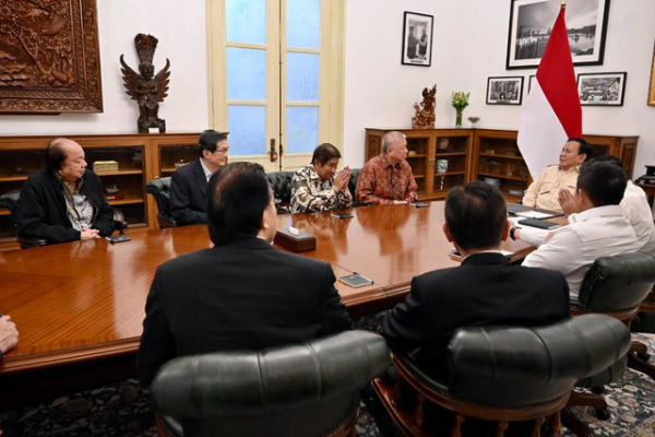 Presiden Prabowo Subianto menerima kehadiran delapan pengusaha besar di Istana Kepresidenan Jakarta, Kamis (6/3/2025). Foto: Instagram/@sekretariat.kabinet