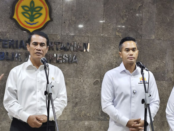 Menteri Pertanian Amran Sulaiman dan Ketua Umum Kadin Indonesia Anindya Bakrie di Kantor Kementan, Senin (10/3/2025). Foto: Widya Islamiati/kumparan