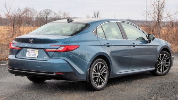 2025 Camry rear 3/4