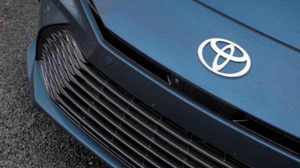 Toyota badge