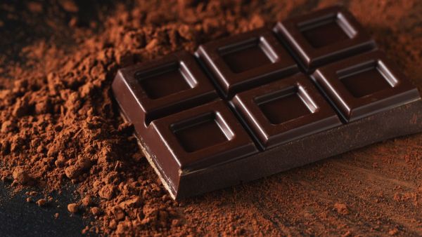 6 Health Benefits of Dark Chocolate - Health News Hub