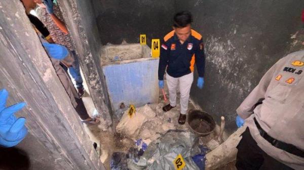 KASUS MUTILASI: Polres Pesisir Selatan, Sumatera Barat, saat berada di lokasi jenazah warga berinisial P (34), warga Surantiah, Pesisir Selatan, ditemukan di Kecamatan IV Jurai, Kabupaten Pesisir Selatan. P dimutilasi oleh temannya beriniisal B.(Dok. Polres Pesisir Selatan)